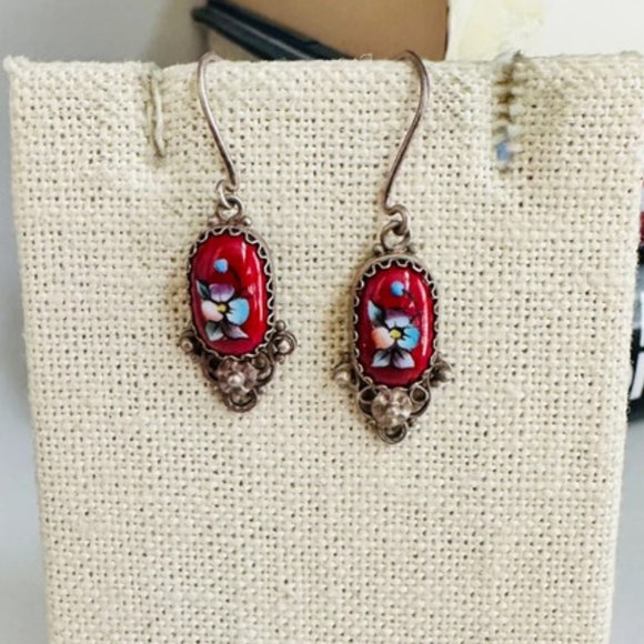 Red and silver earrings - Picture 1 of 3